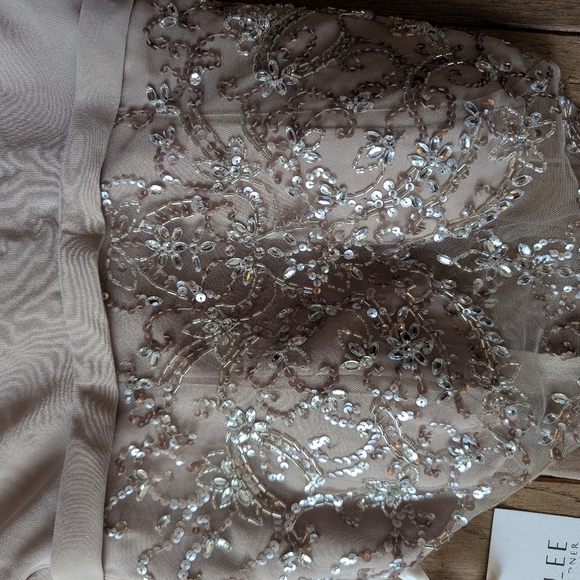 Morilee Madeline Gardner Beige And Silver Sequin Halter Mini Dress Size 4 - Picture 6 of 7